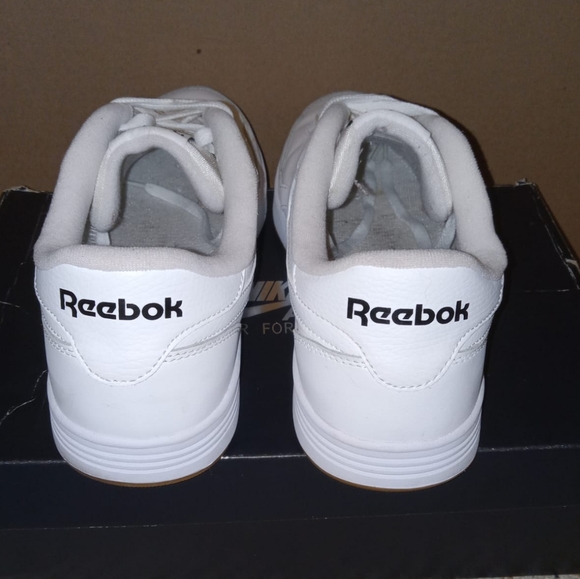 Like White Reebok - Picture 4 of 4